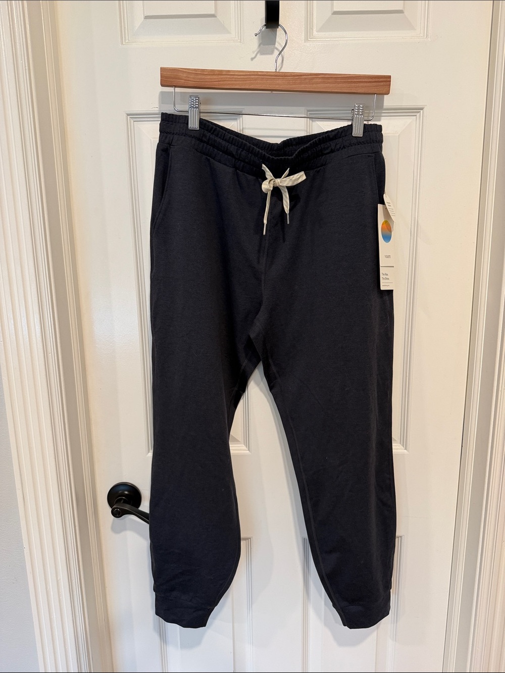Vuori Black Drawstring Joggers with Cream Drawcord- Midnight Heather